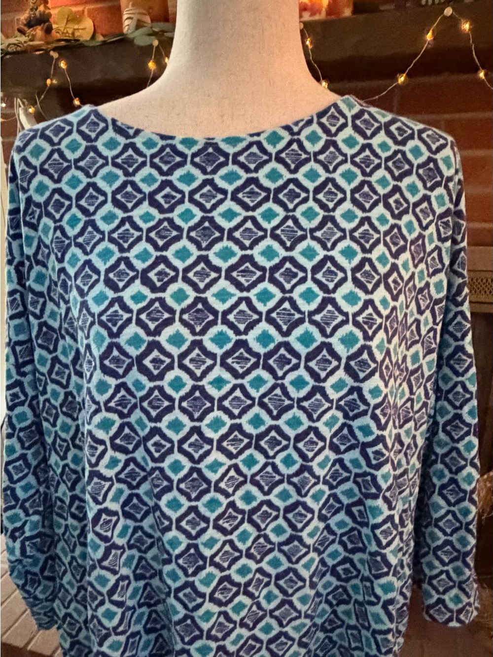 Chico’s Size 3 XL Blue Teal Geometric Print 3/4 Sleeve Tunic Top”.
